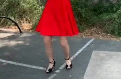 长发小姐姐穿红裙跳舞,小姐姐的惊艳舞姿